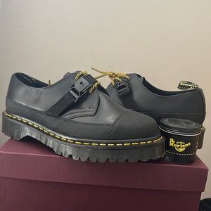 Brand new men’s Dr martens size 11.With box and dust bag. Never worn. Style 1461